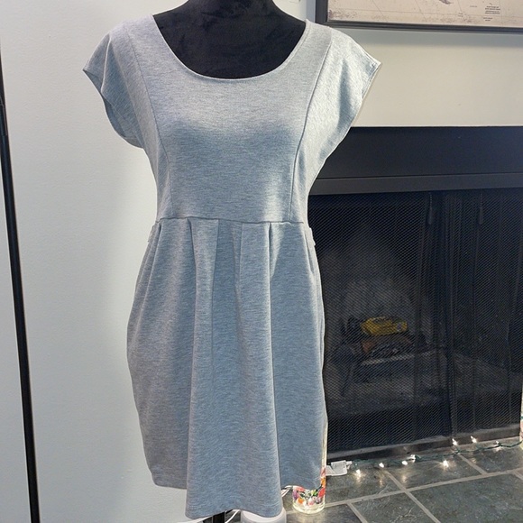 Dress - Picture 2 of 14